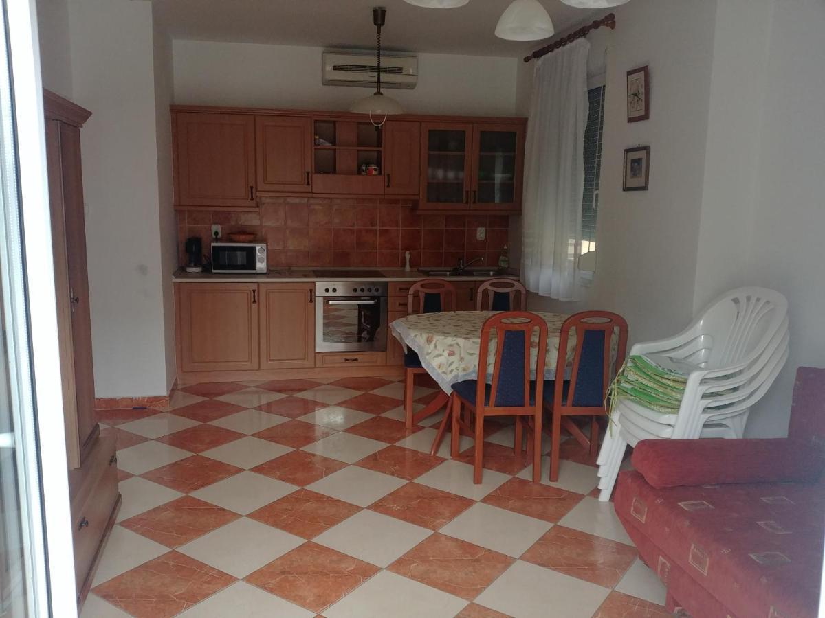 Arnyas Apartment Balatonlelle Exterior photo